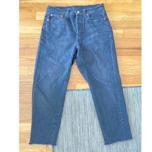 Levi’s Wedgie Icon fit in Deedee wash (cropped)